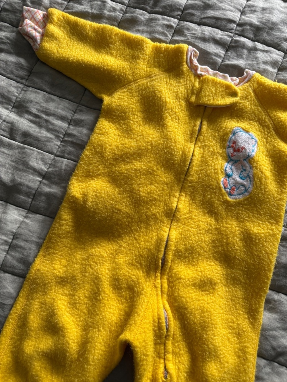 Vintage 70s Yellow Footed Pajamas Baby 9–12 Months | Retro One Piece Sleeper - Picture 3 of 6